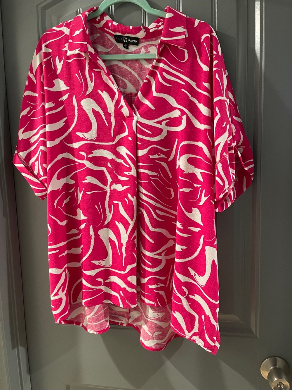 Fred David Hot Pink and White Abstract Button-Down Top